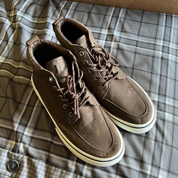 Sperry Halyard High-Top Sneaker in Dark Brown NWOT - Picture 9 of 15